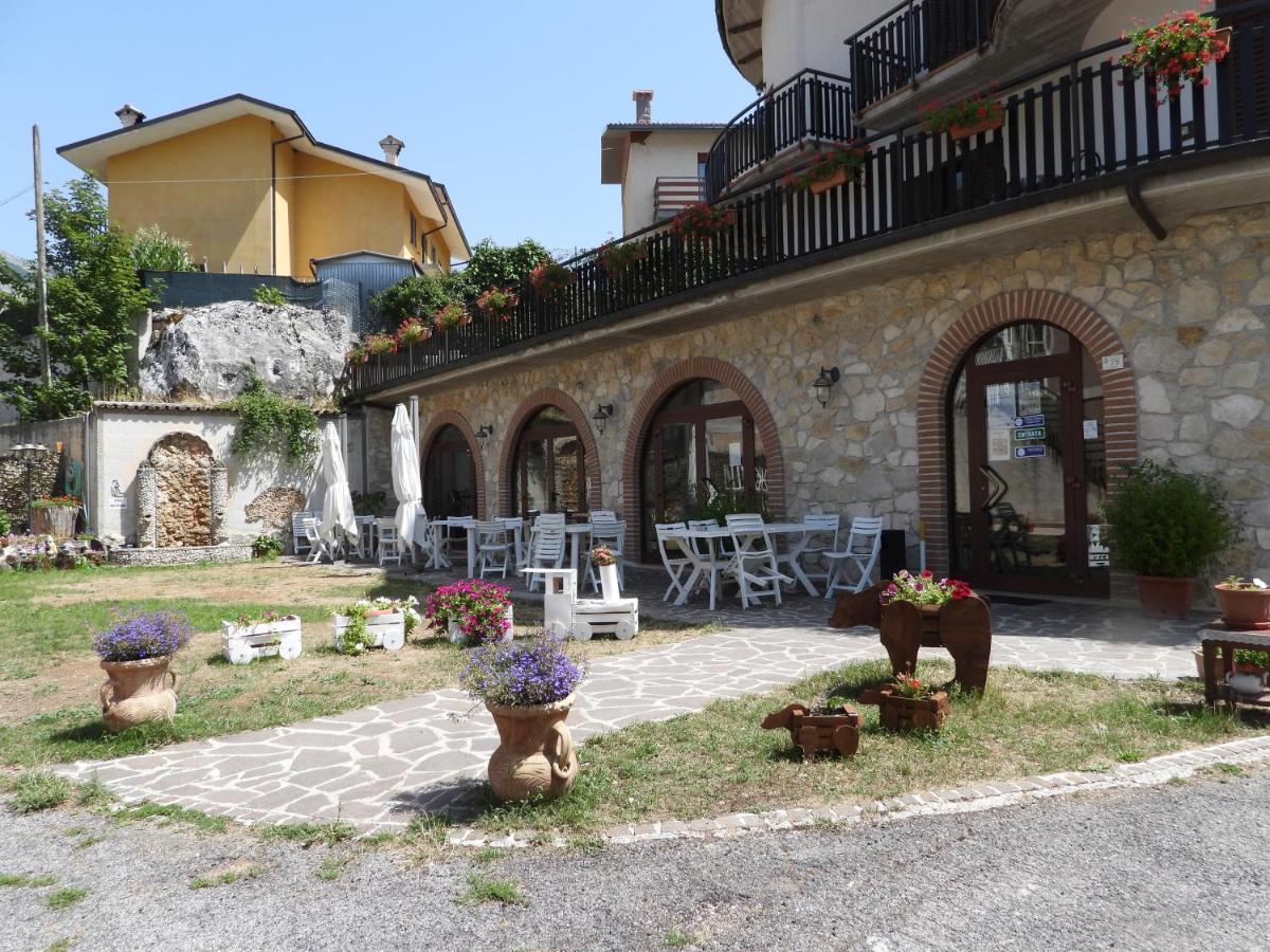 B&B La Tana Dell'Orso Villalago エクステリア 写真