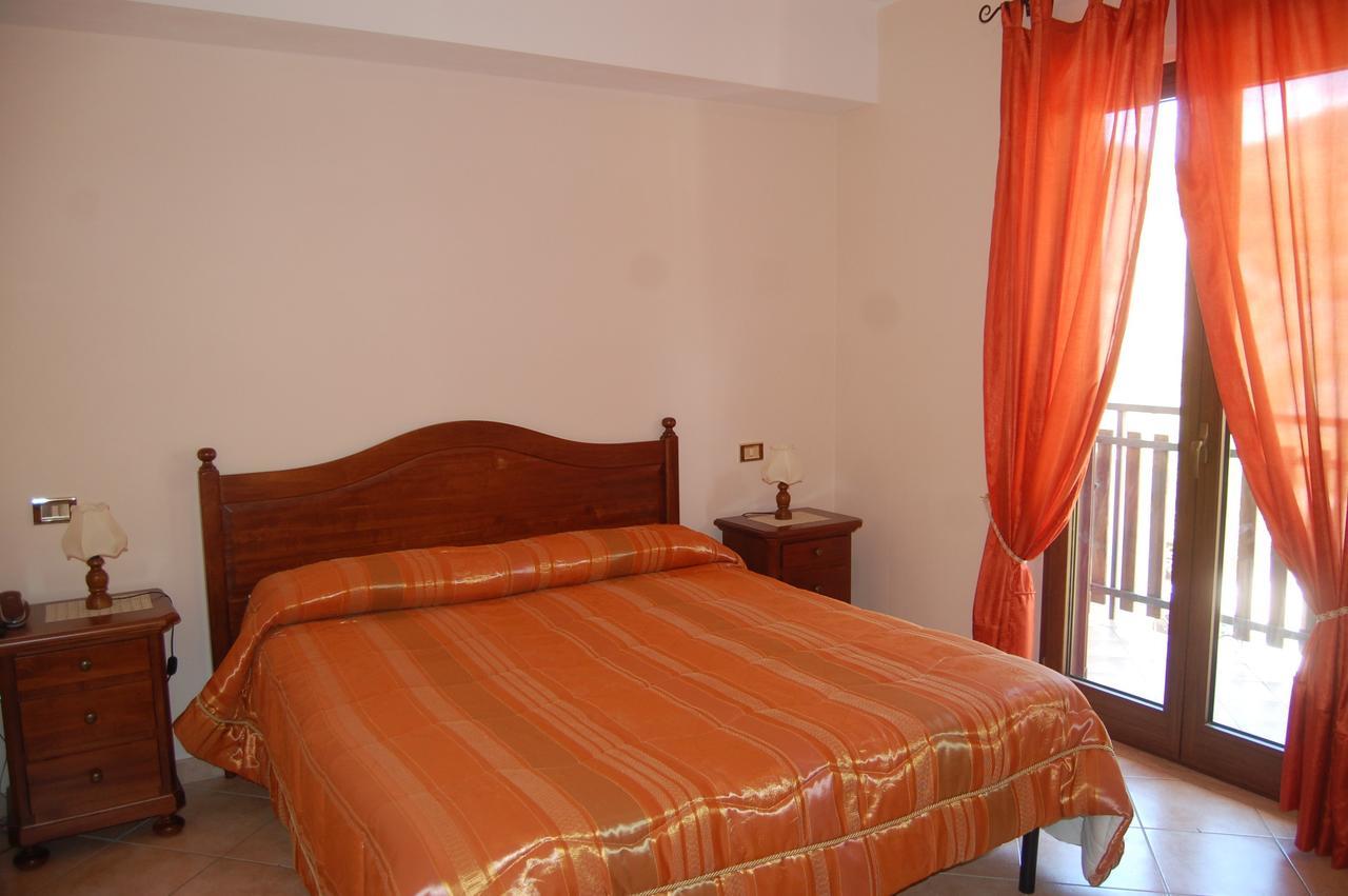 B&B La Tana Dell'Orso Villalago エクステリア 写真